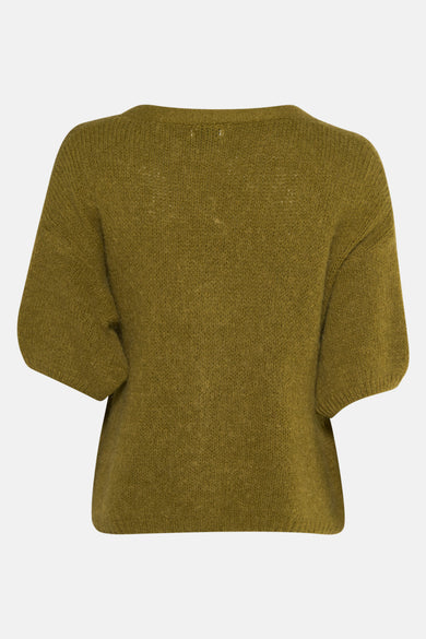 Groene cardigan van Terra di Siena, met korte mouwen en een fijne breistructuur.
