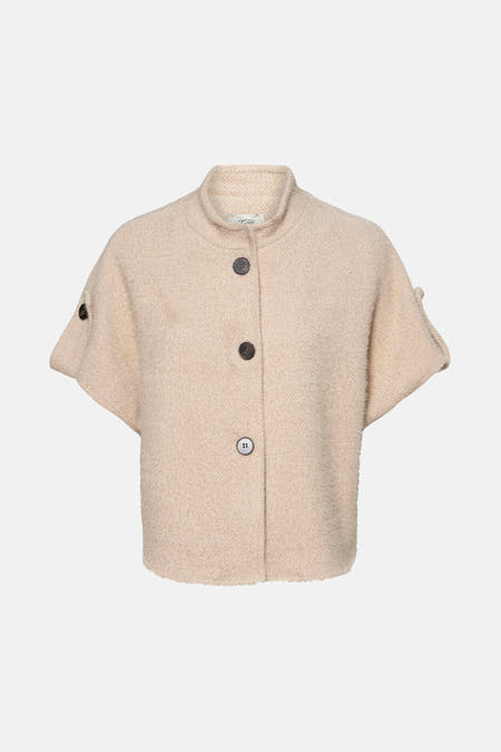 Beige vest van Terra di Siena met korte mouwen en knoopsluiting aan de voorkant.
