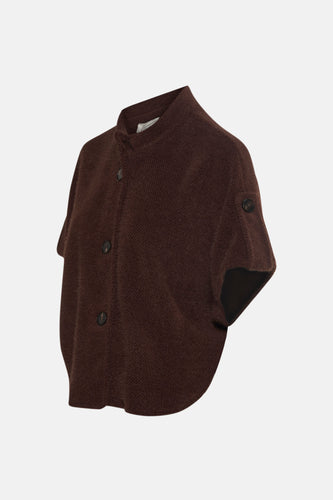 Bruine wollen cape met knopen.