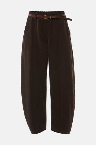 Bruine corduroy 5-pocket broek van Terra di Siena met elastische taille en bruine riem, breed model, front view