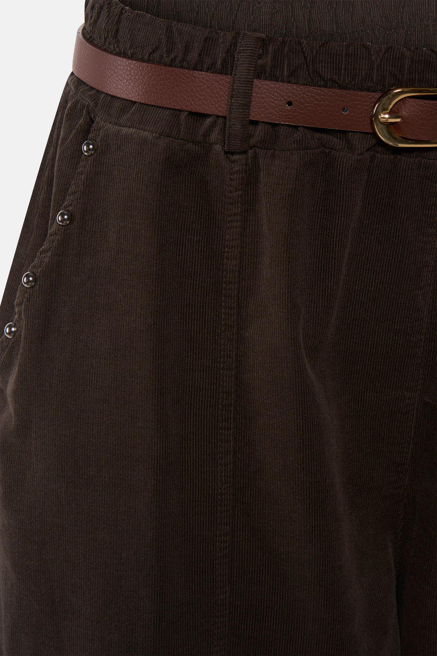 Bruine corduroy 5-pocket broek van Terra di Siena met elastische taille en bruine leren riem met gouden gesp
