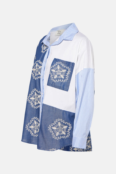 Blauw overhemd met lange mouwen van Terra di Siena, met geborduurde details en een gestreept patroon.