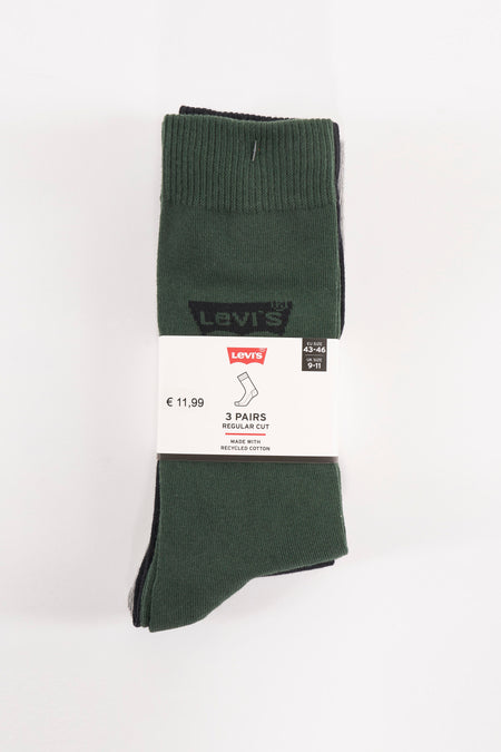 Groene sokken van Levi's, verpakt per drie paar met een papieren band eromheen.
