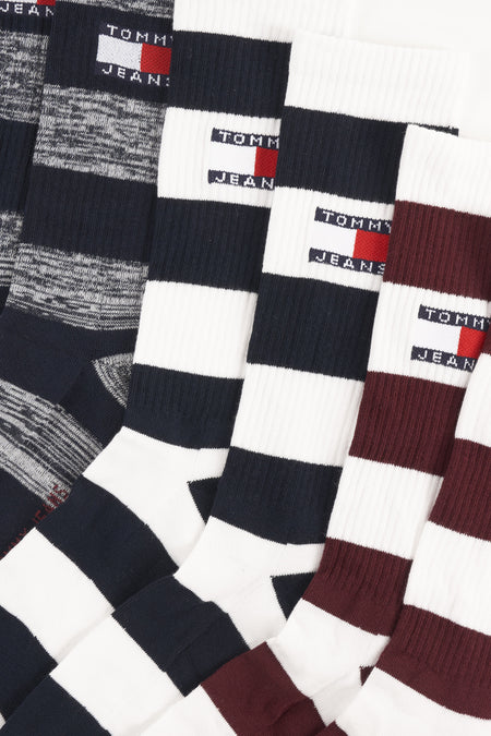 Blauw sokken cadeau van TOMMY JEANS, met gestreept dessin in diverse kleuren en logo details.
