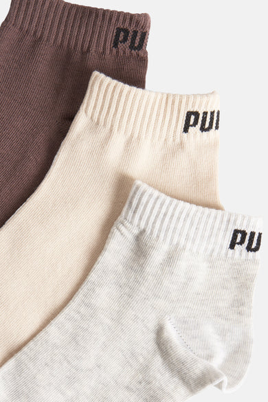 Multikleurige sokken van PUMA, met een gestreepte textuur en het PUMA-logo.