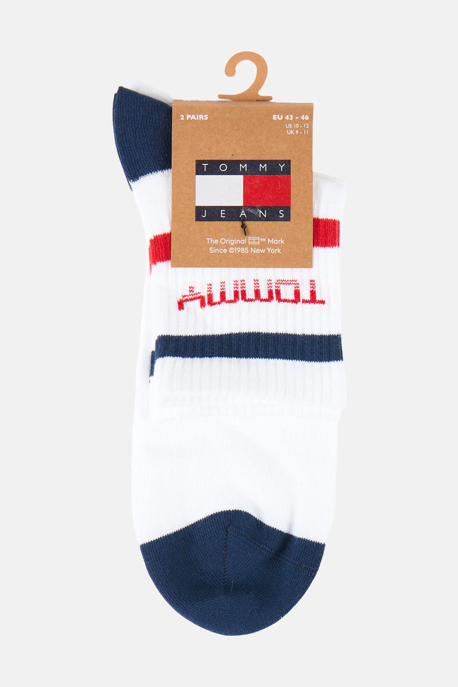 Witte sokken van TOMMY JEANS met blauwe en rode strepen en logo details.
