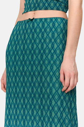 Robe longue verte de 24 Colours GMBH, avec un motif à carreaux et une ceinture noire à la taille.