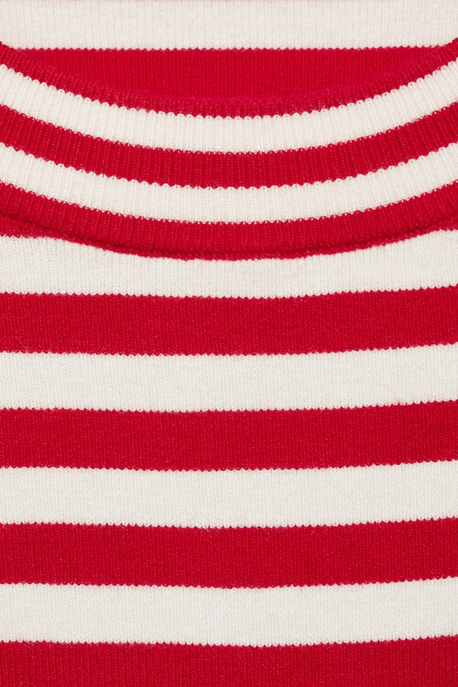Rode trui met ronde hals van MANGO, met een gestreept patroon en fijne ribstructuur.
