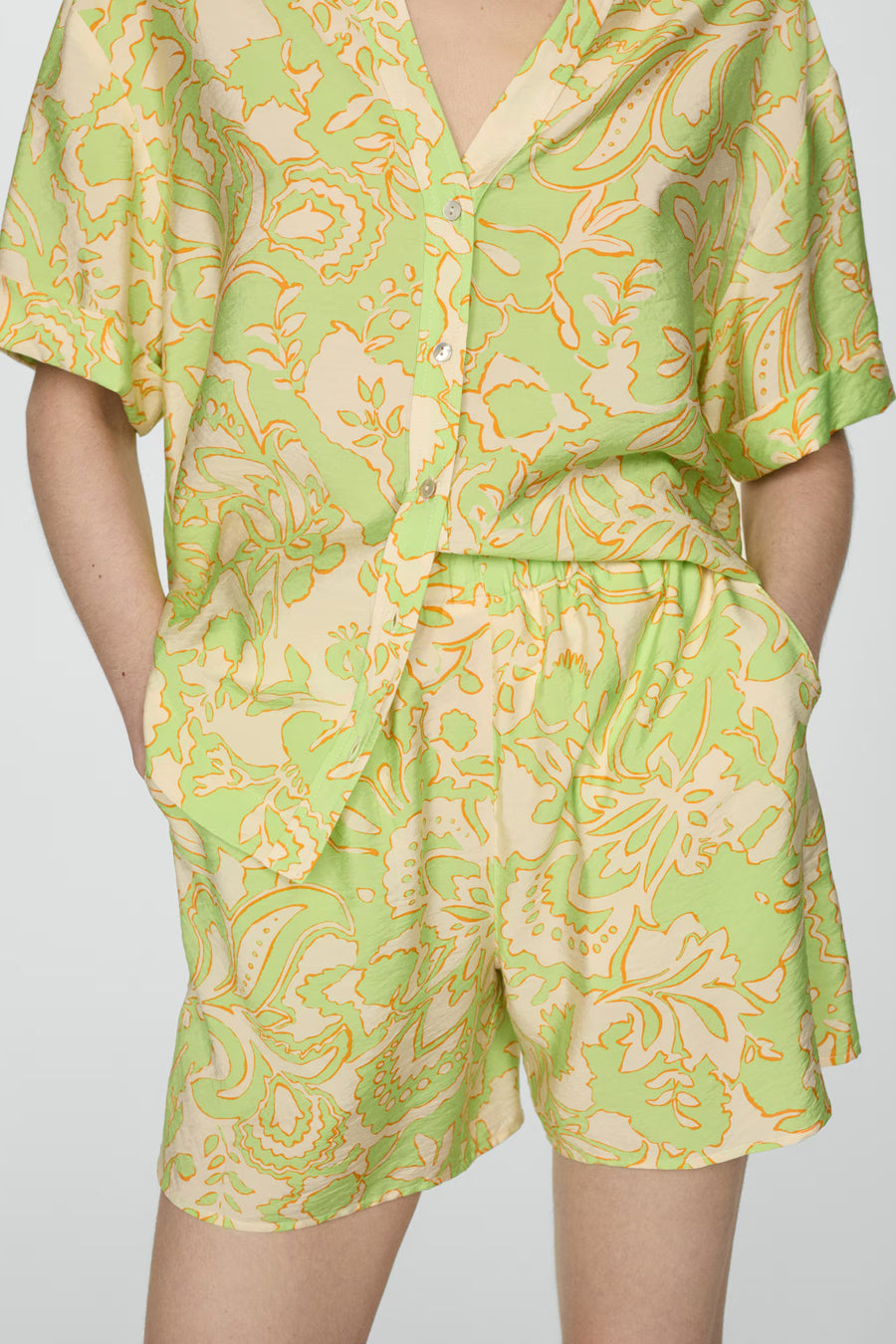 Short - geel