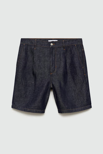 Jeansshort van midblauw denim van MANGO, met plooien en oranje stiksels.