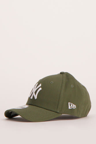 Groene pet van New Era met een wit New York Yankees-logo op de voorkant.