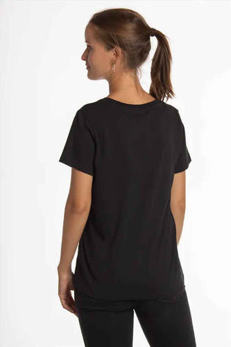Zwart T-shirt van Levi's, met korte mouwen en een ronde hals, gezien van achteren.