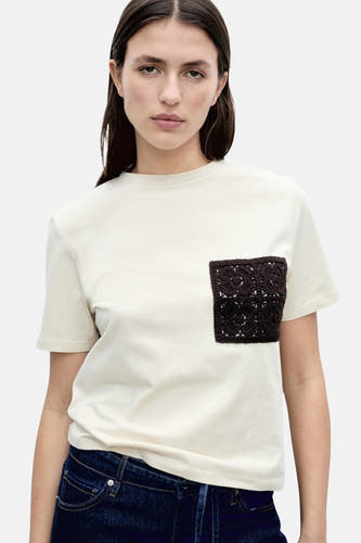 Beige T-shirt met korte mouwen van MANGO, met een gehaakte zak.