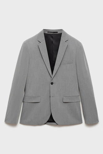 Grijze blazer van MANGO, met lange mouwen, een knoopsluiting en zakken aan de voorkant.
