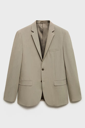 Blazer beige de MANGO avec une fermeture à un seul bouton et des poches avant.