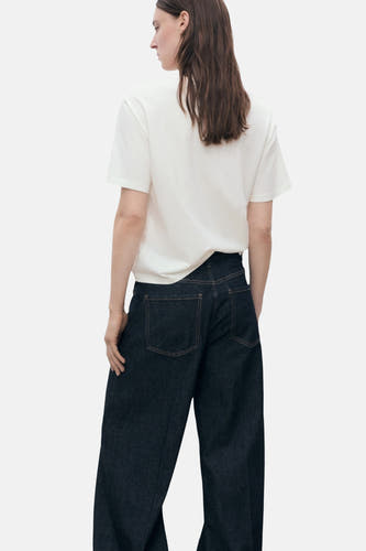 Wit T-shirt met korte mouwen van MANGO, met een losse pasvorm en rechte zoom.