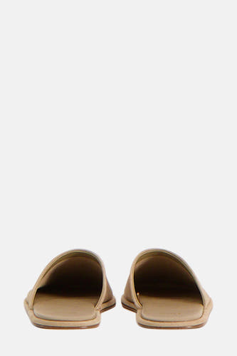 Bottines beige MANGO, vues de derrière, avec un style simple et minimaliste.