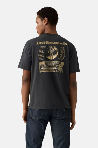 T-shirt gris à manches courtes de Levi's®, avec une impression graphique sur le dos.