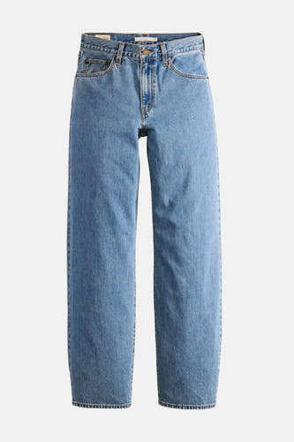 Rechte jeans in middendonkerblauw denim van Levi's®, met een klassieke vijf-pocket styling.
