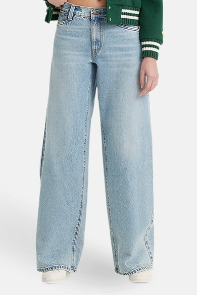 Jeans wide van lichtblauw denim van Levi's®, met wijde pijpen en een nonchalante pasvorm.

