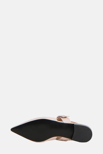 Ballerines roses d'Astrid Black Label, avec une bande et une semelle noire.