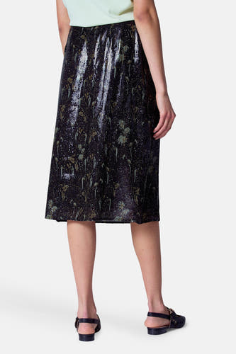Zwarte rok van Astrid Black Label, met een glanzende pailletten textuur en een A-lijn pasvorm.