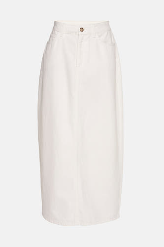 Robe blanche d'Astrid Black Label avec fermeture à boutons et coupe droite.