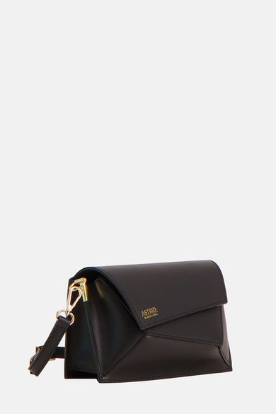 Zwarte schoudertas van Astrid Black Label, met gouden details en een strak, minimalistisch design.