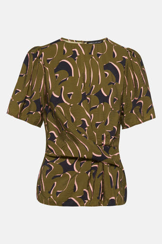 Blouse verte de Astrid Black Label, avec un motif abstrait noir et rose et des manches courtes.