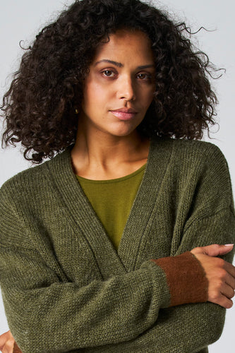 Pull met V-hals - groen - Astrid Black Label