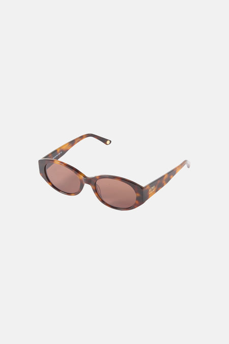 Bruine montuur bril van Astrid Black Label, met een schildpadmotief.