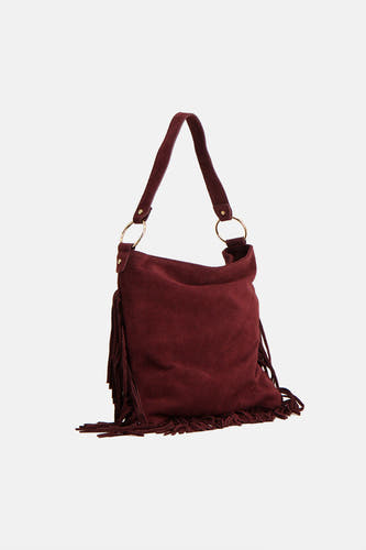 Sac à bandoulière Bordeaux d'Astrid Black Label, avec des franges et des anneaux dorés à la bandoulière.