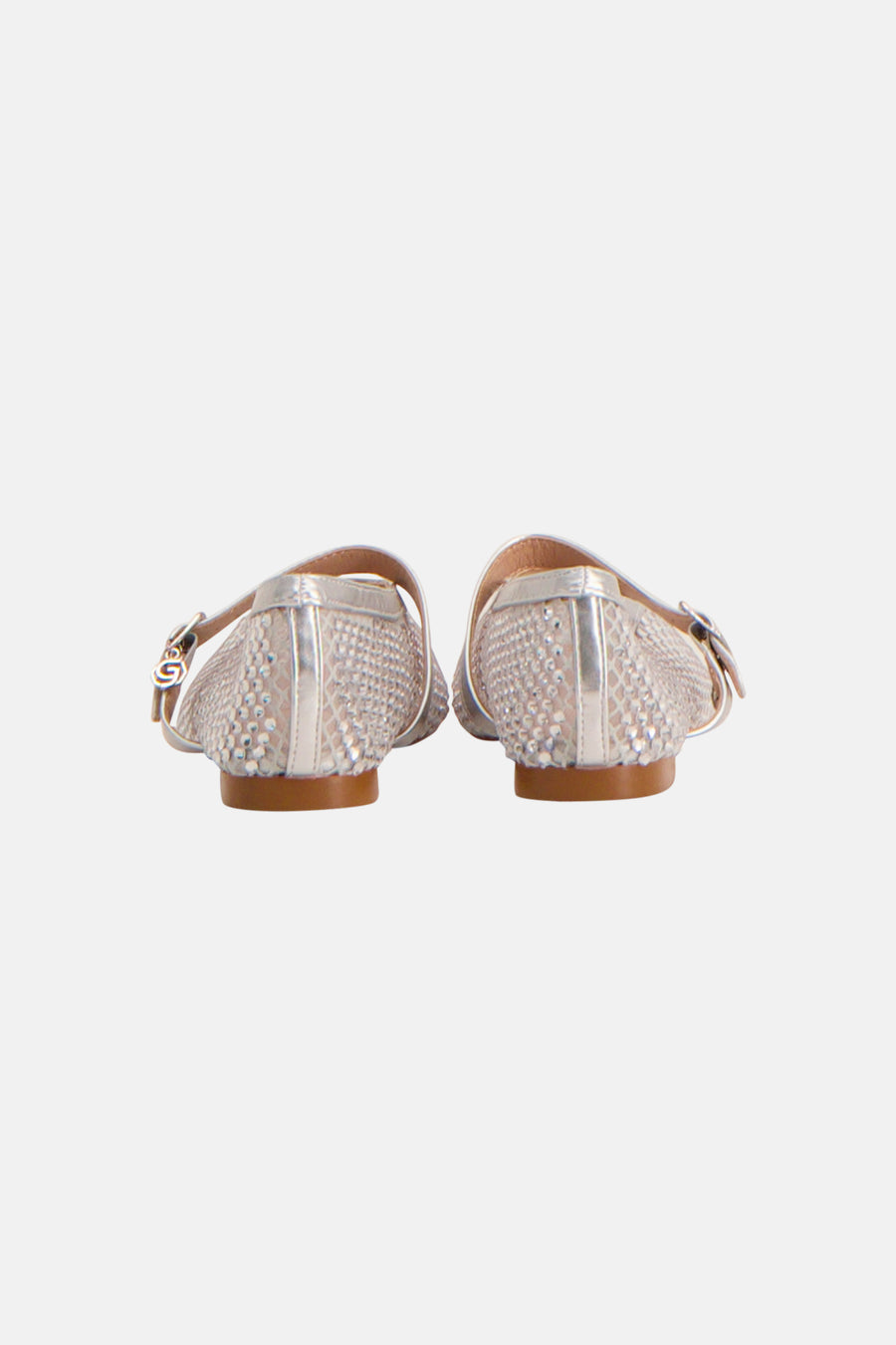 Zilveren ballerina's van Astrid Black Label, met strass steentjes en een bandje met een zilveren gesp.
