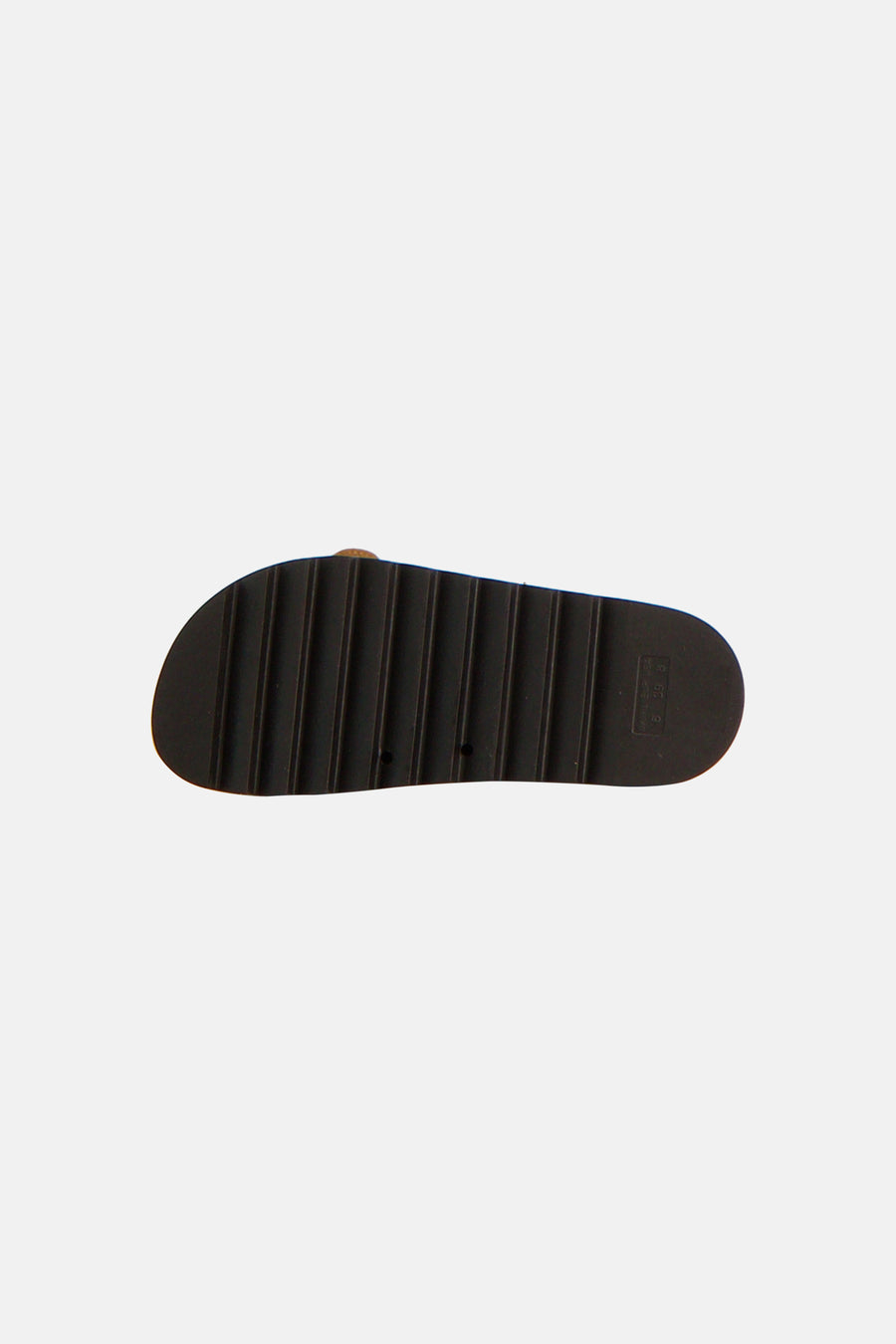 Pantoufles beiges Astrid Black Label avec une semelle épaisse marron foncé et un profil grossier.