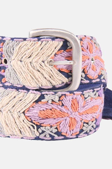 Ceinture multicolore Astrid Black Label avec fleurs brodées et boucle argentée.
