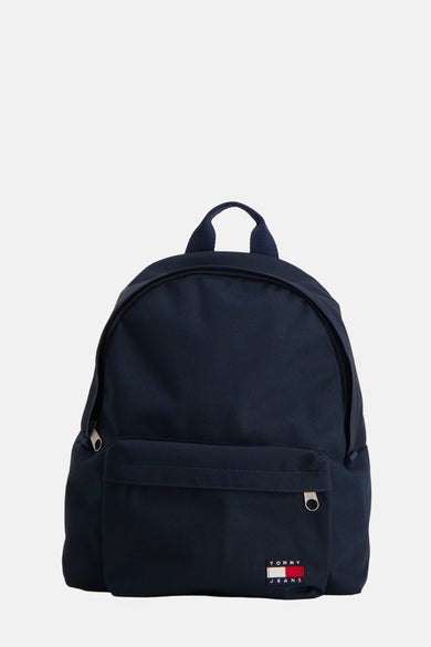 Sac à dos bleu de TOMMY JEANS, avec un petit compartiment et le logo sur l'avant.