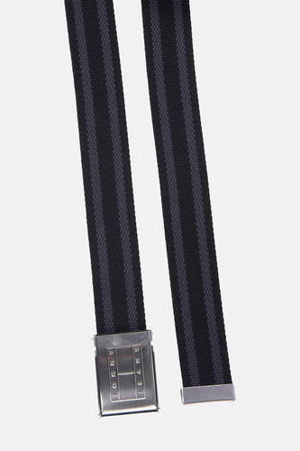 Zwarte riem van TOMMY JEANS, met een gestreept motief en een zilverkleurige gesp.
