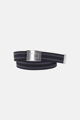 Zwart gestreepte riem van TOMMY JEANS, met zilverkleurige gesp en afwerking.