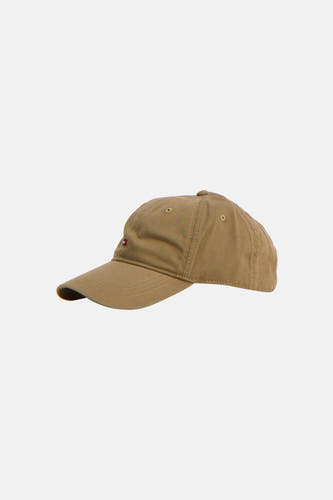Casquette verte TOMMY JEANS, avec une sangle réglable à l'arrière.