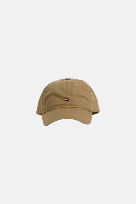 Groene pet van Tommy Jeans met een klein logo op de voorkant.