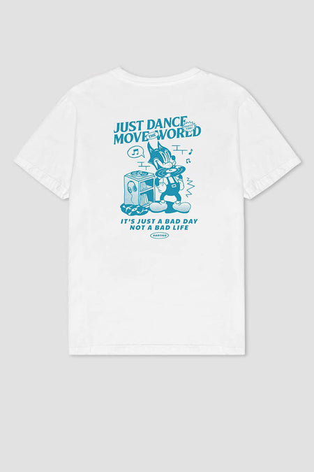Wit T-shirt met korte mouwen van KAOTIKO, met blauwe print op de rug.
