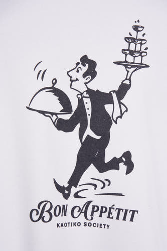 Witte sweater van KAOTIKO SOCIETY met zwarte opdruk van een rennende ober met dienbladen.
