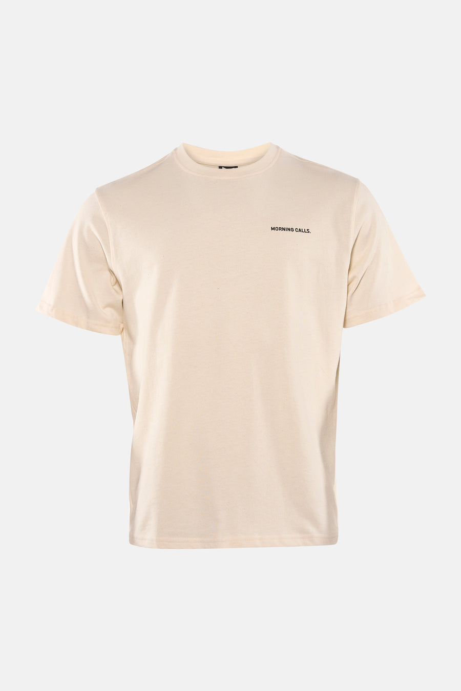 Ecru T-shirt met korte mouwen van KAOTIKO, met kleine zwarte tekst op de borst.