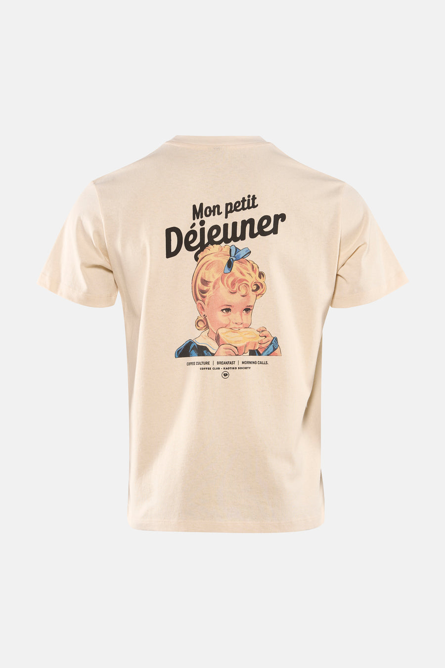 T-shirt écru de KAOTIKO avec un motif de fille et le texte "Mon petit Déjeuner" au dos.