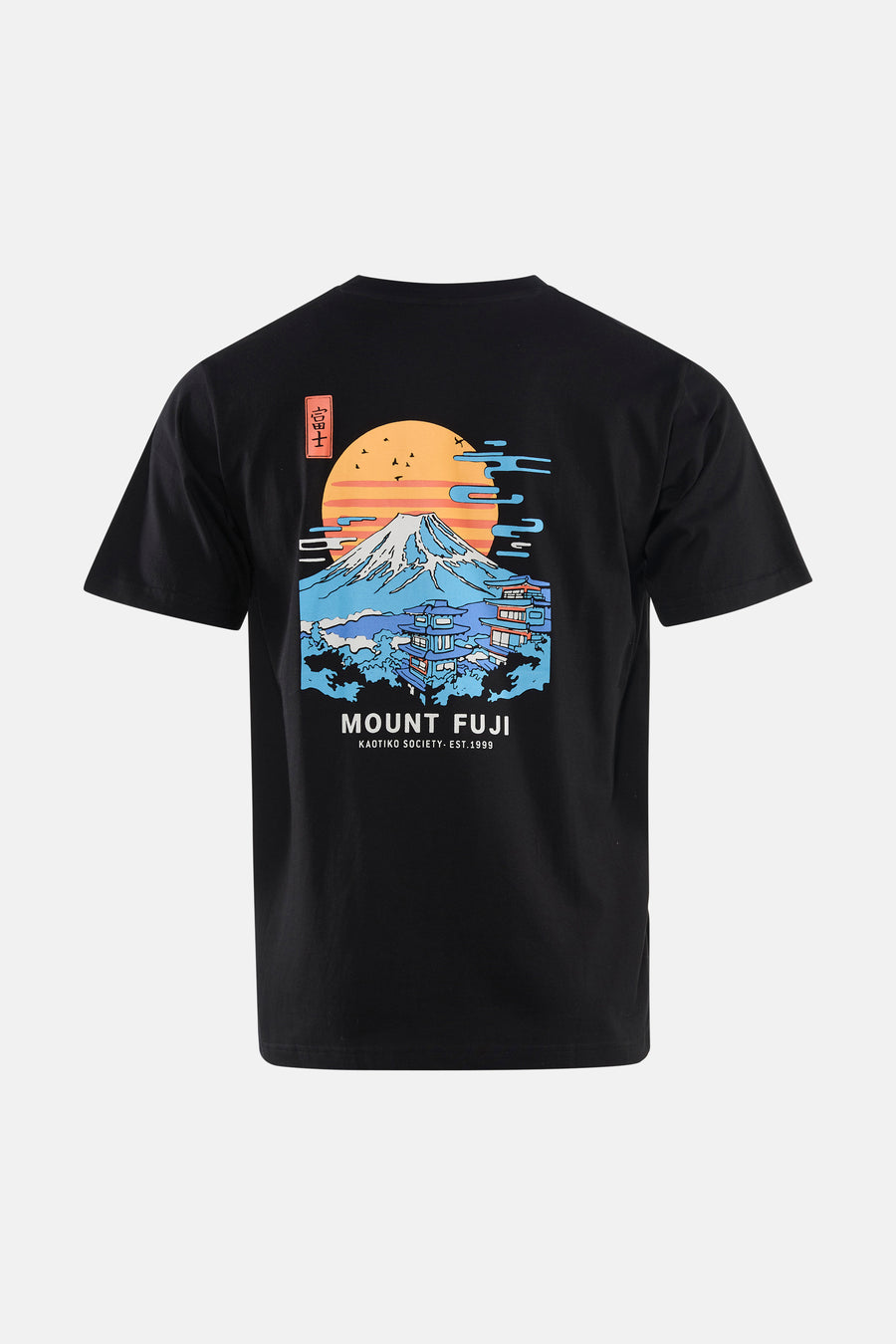T-shirt noir à manches courtes de Kaotiko, avec un imprimé graphique du Mont Fuji au dos.