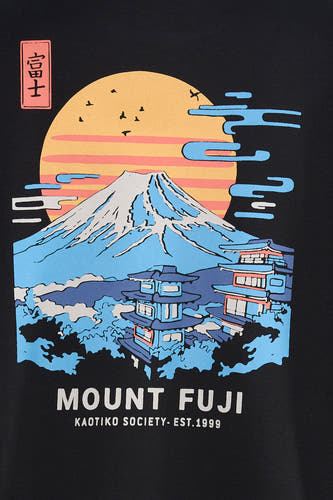 Sweat-shirt noir à col rond de KAOTIKO, avec un imprimé graphique du Mont Fuji aux couleurs vives.