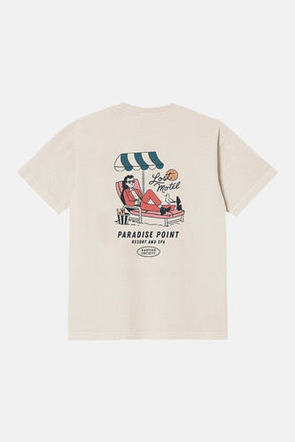 Ecru T-shirt van KAOTIKO met een print van een man op een strandstoel op de rug.
