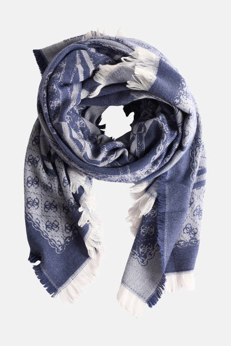 Blauwe wintersjaal van Guess met wit patroon en franjes.
