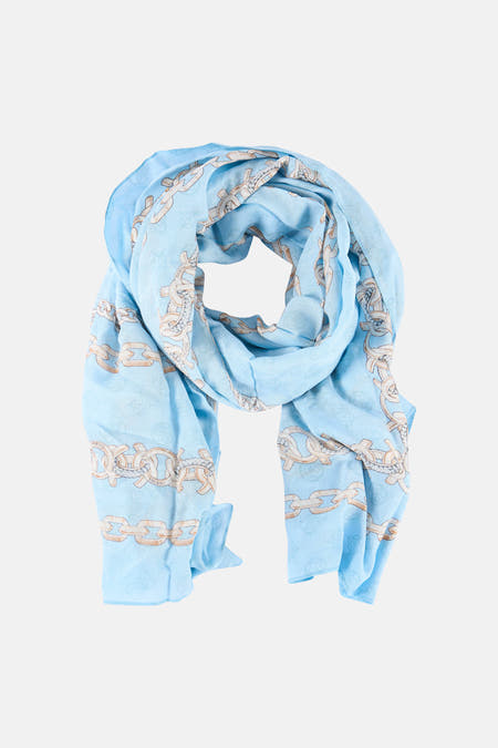 Écharpe d'été bleue Guess, avec un motif de chaîne et un logo discret.