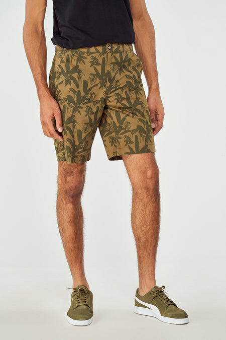 Shorts de Bermuda vert Bruce & Butler avec un imprimé de palmiers tropicaux, vue arrière.
